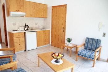 Pissouriana Hotel Apartments Bagian luar foto